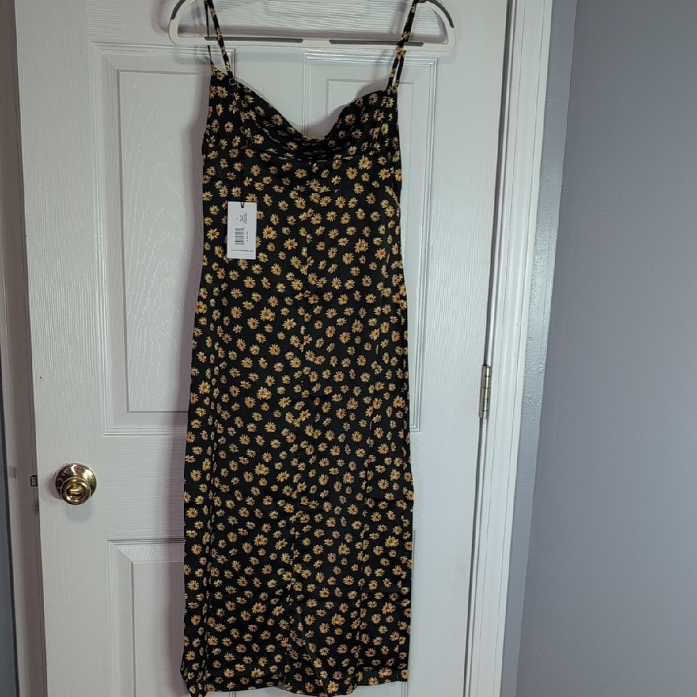 WeWoreWhat Cowl Ditzy Daisies Midi Dress - Picture 7 of 15